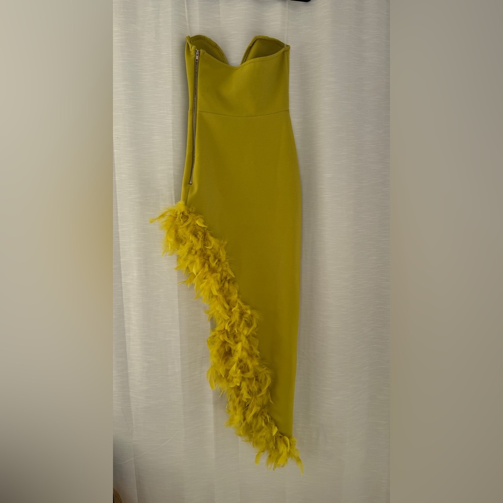 Fashion Nova Jacqueline Chartreuse Strapless Feather High Slit Dress NWT Size XS - Picture 10 of 16